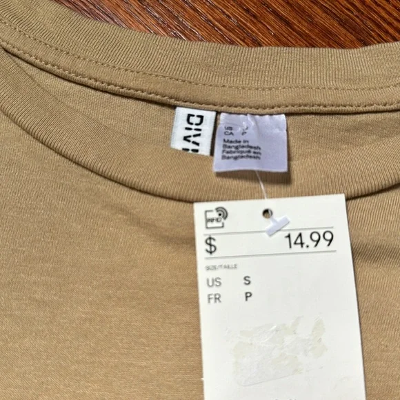 H&M basic tee - Picture 2 of 4